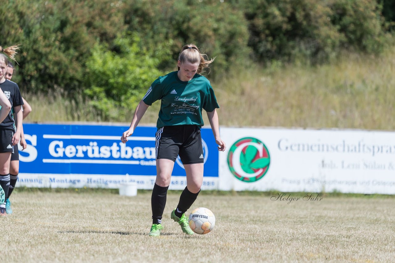 Bild 102 - wBJ TuRa Meldorf/Buesum - JFV Luebeck : Ergebnis: 1:0